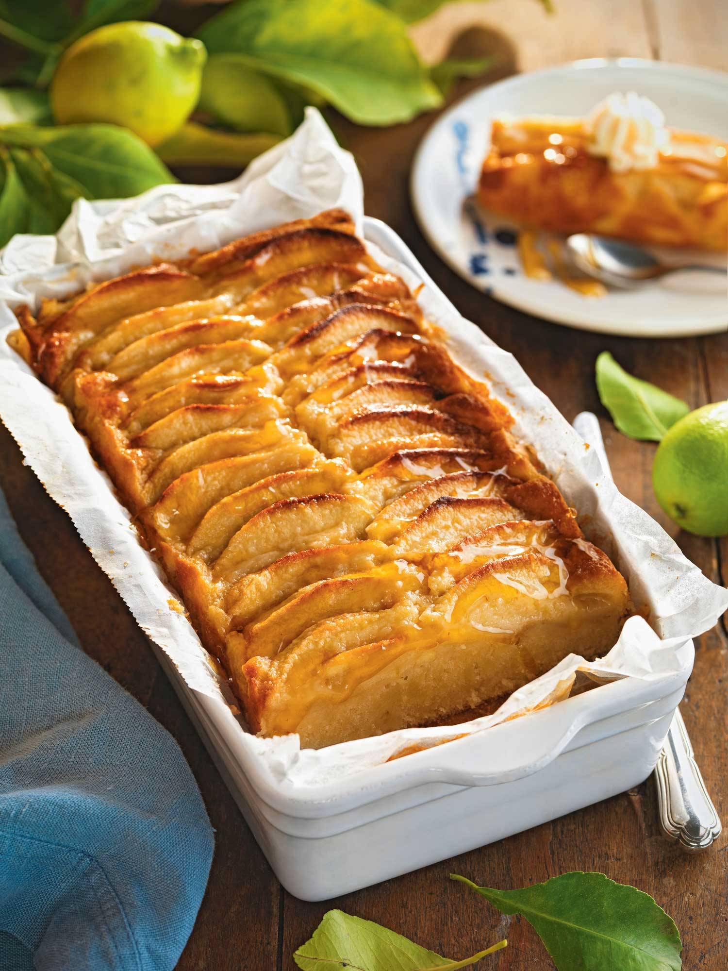 Bizcocho de manzana, miel y limón.