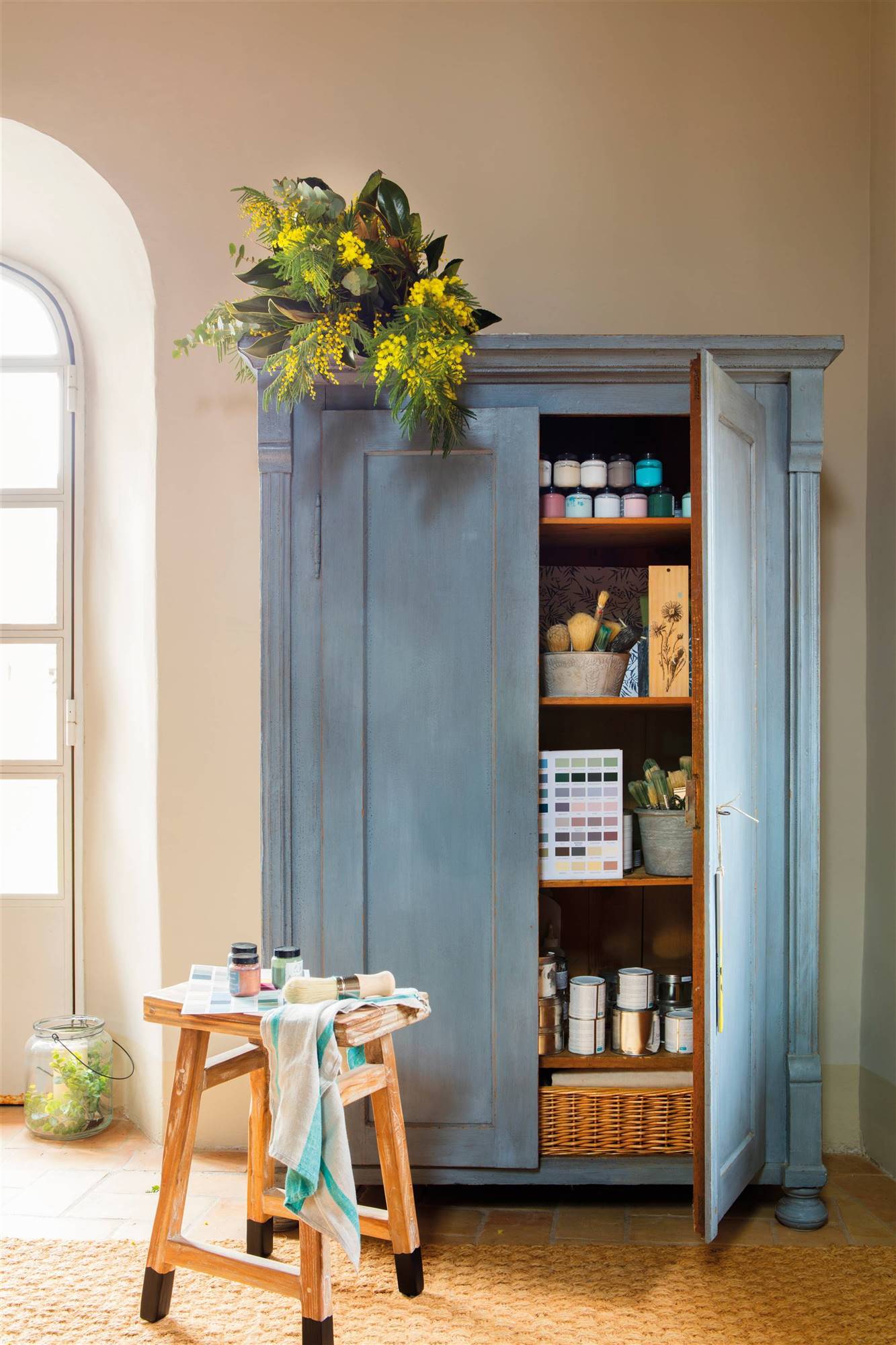 Armario pintado con chalk paint en color azul 455447