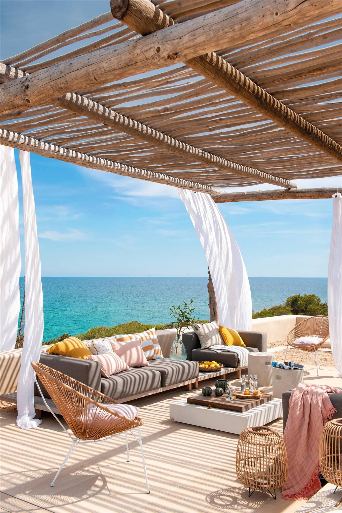 Terraza chill out con vistas al mar