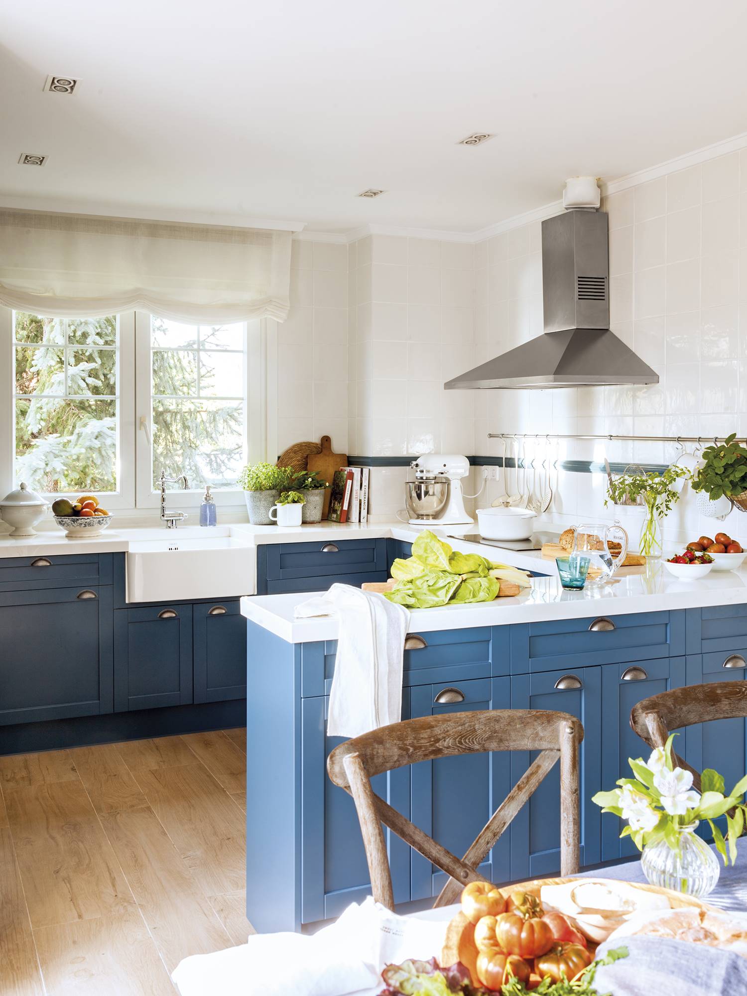 Cómo decorar una cocina azul. 