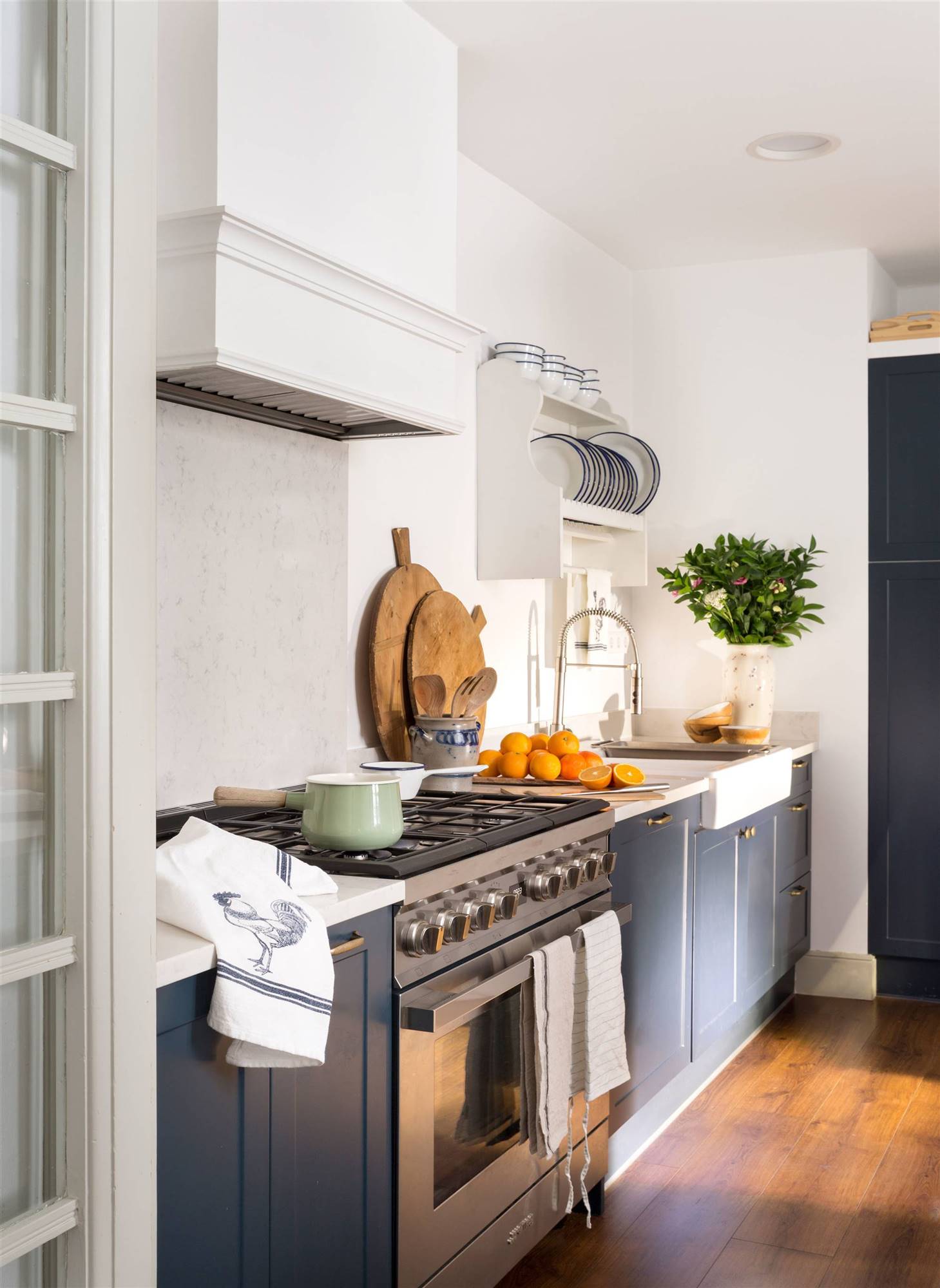 Cómo decorar una cocina azul. 