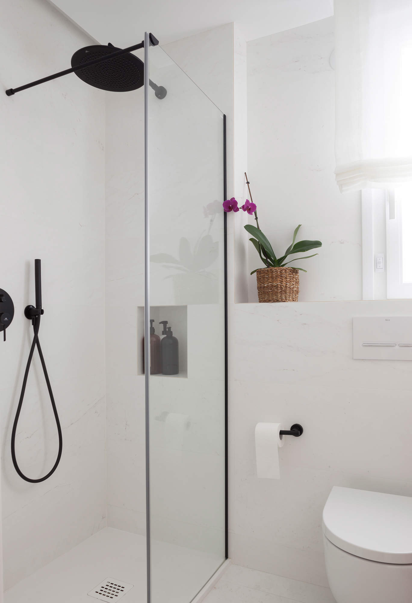 Baño en blanco.