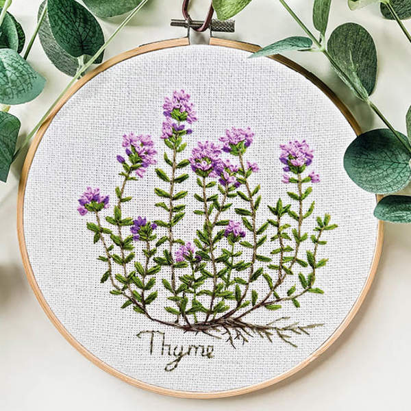 La nueva revista Creativa es todo un descubrimiento: 14 bordados de flores superbonitos para decorar tu hogar