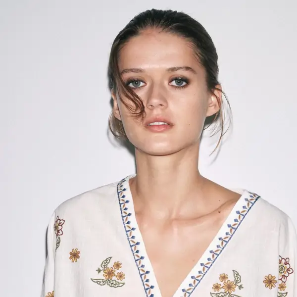 Si tuviera 60 años, llevaría estos 10 vestidos de lino de Zara porque son holgaditos, fresquitos y en tendencia